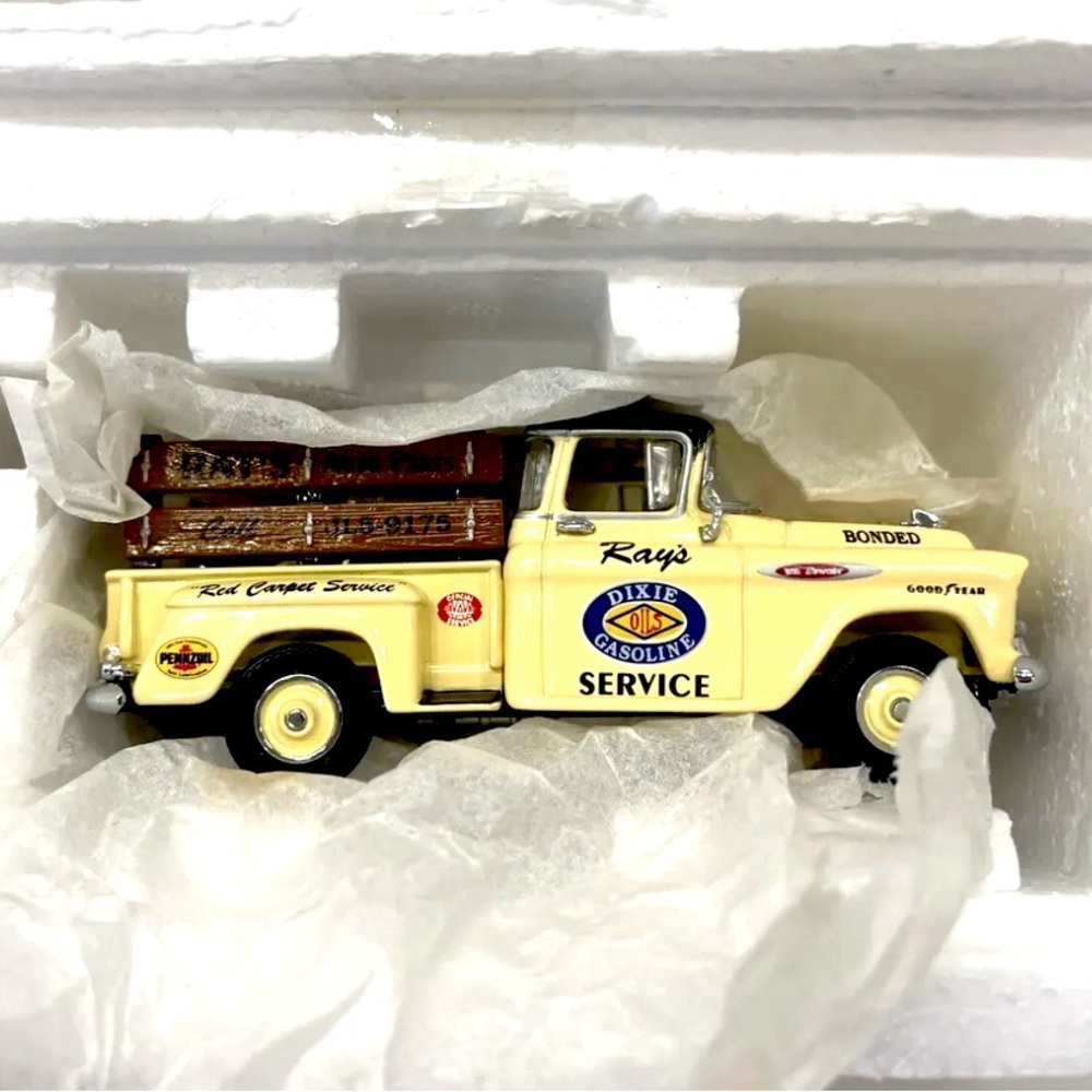 NIB*Models of Yesteryear Matchbox 1957 Chevy 3100 Rays Service Truck w/paperwork